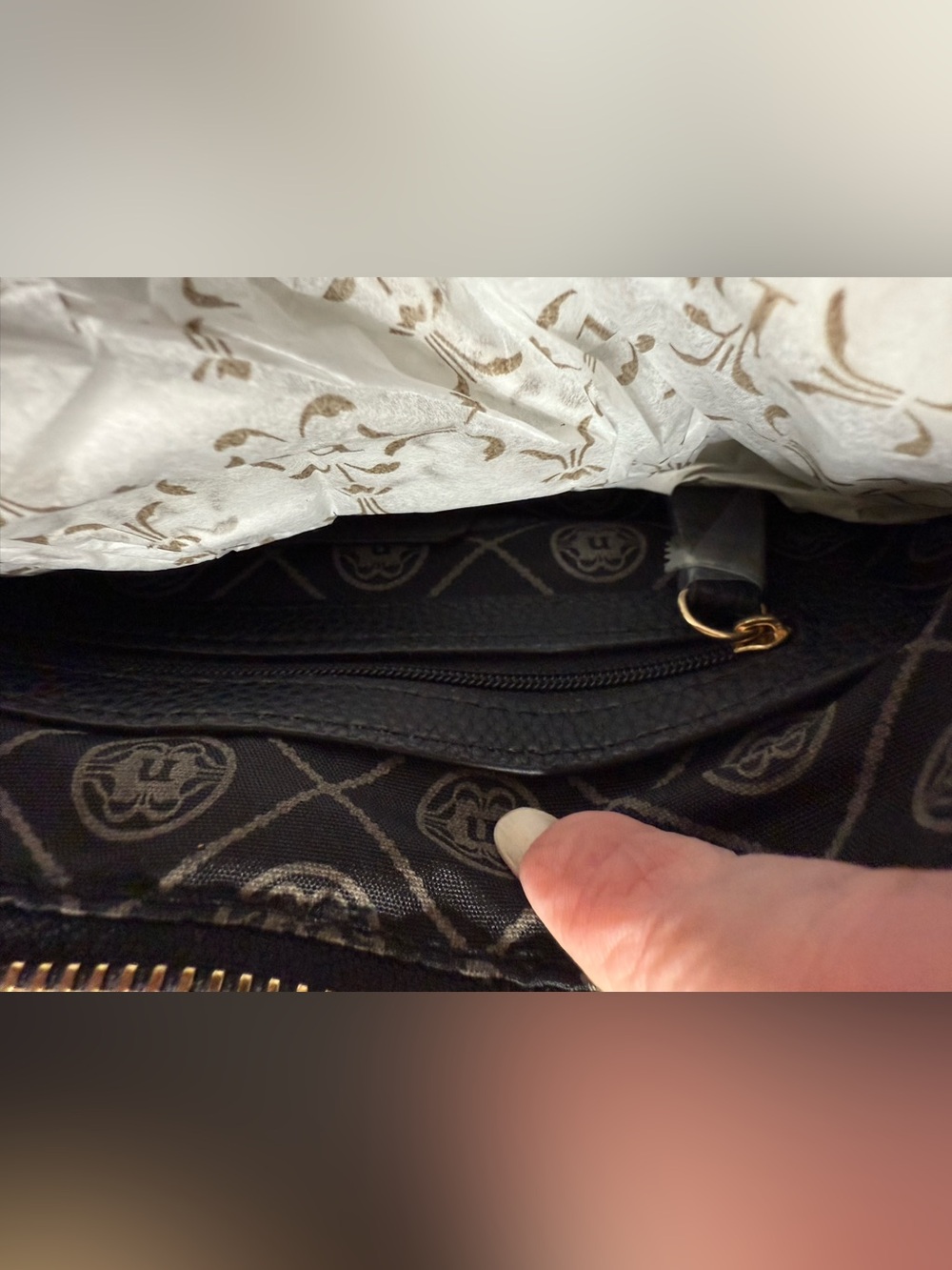 Nanette Lepore Black Shoulder Bag with Gold Chain Detail - Picture 8 of 10